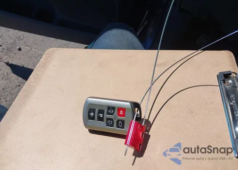 2016 Toyota Sienna Xle 8 Passenger z USA, uszkodzony, nr VIN 5TDYK3DC9GS730435